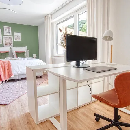 Апартаменты Neu Life&work In Muelheim Mit Garten